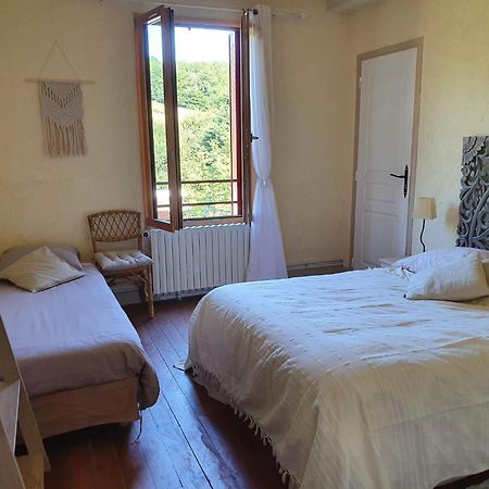 La Maison Du Bonheur Anlhiac Luaran gambar