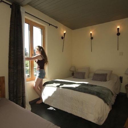 La Maison Du Bonheur Anlhiac Luaran gambar