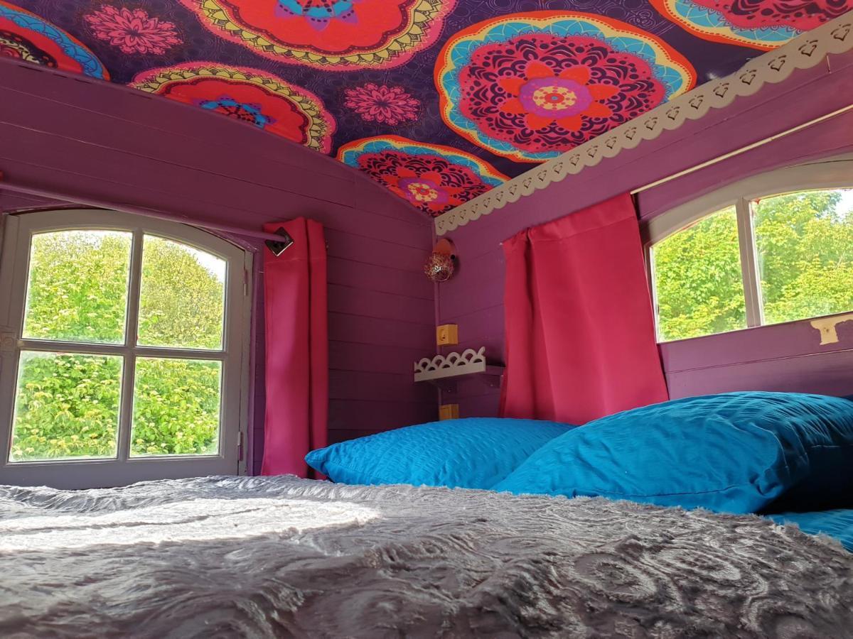 La Maison Du Bonheur Anlhiac Luaran gambar