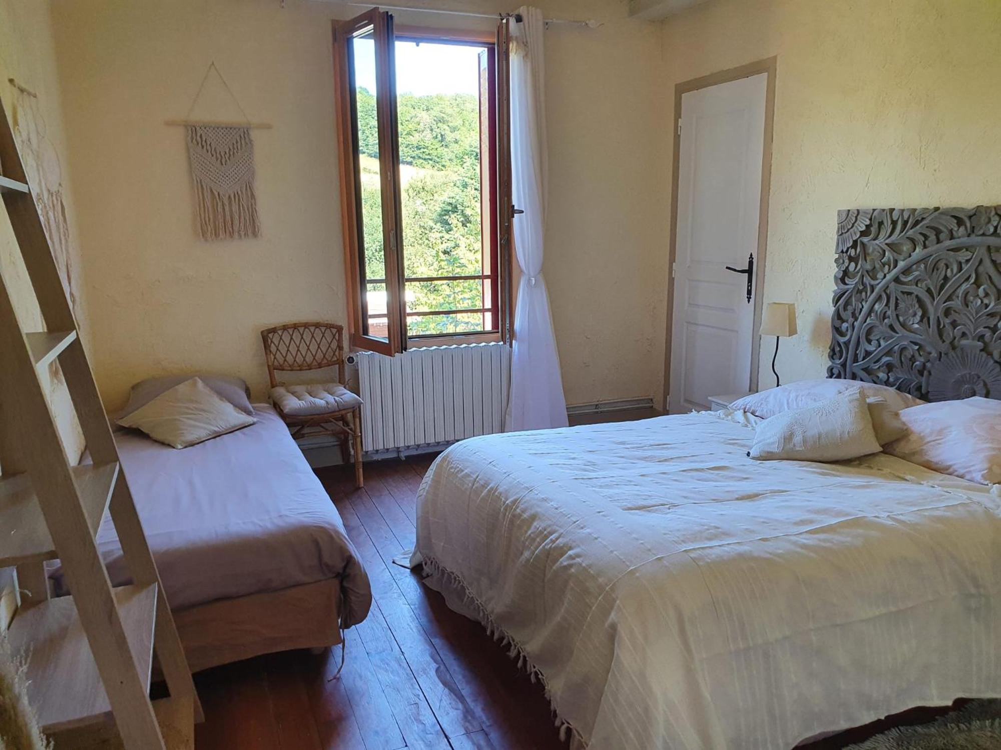 La Maison Du Bonheur Anlhiac Luaran gambar
