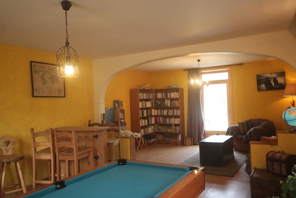 La Maison Du Bonheur Anlhiac Luaran gambar