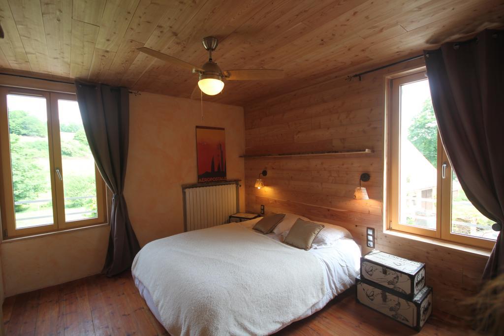 La Maison Du Bonheur Anlhiac Luaran gambar