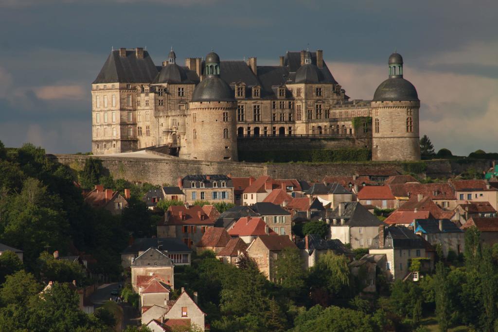 La Maison Du Bonheur Anlhiac Luaran gambar