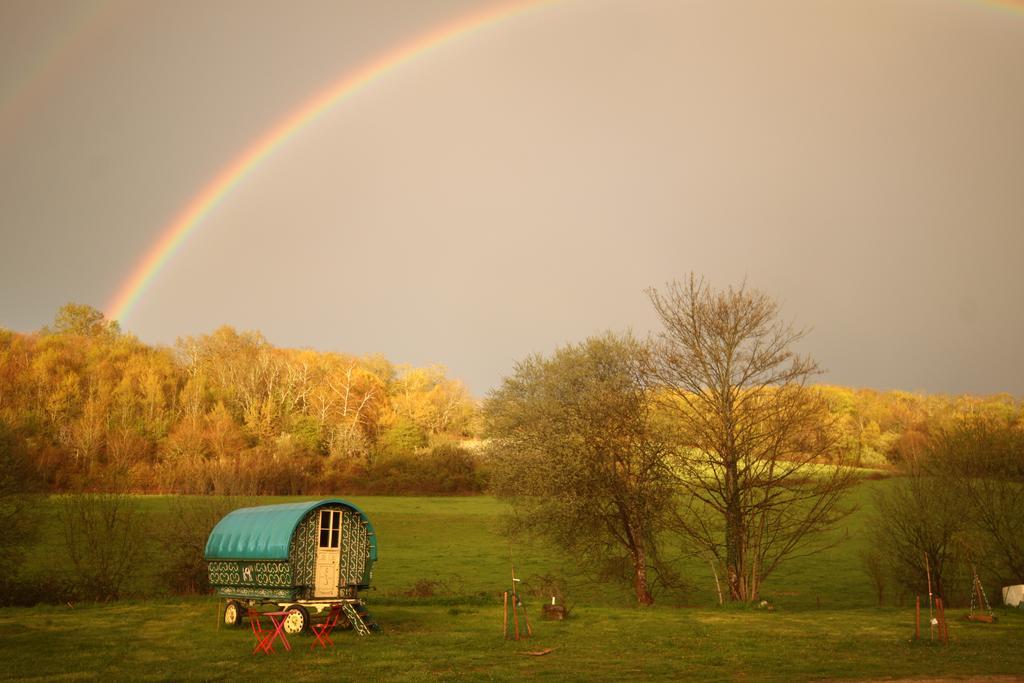 La Maison Du Bonheur Anlhiac Luaran gambar
