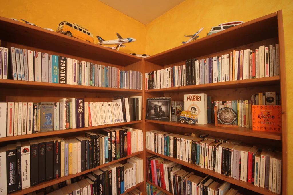 La Maison Du Bonheur Anlhiac Luaran gambar
