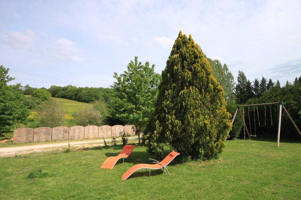 La Maison Du Bonheur Anlhiac Luaran gambar
