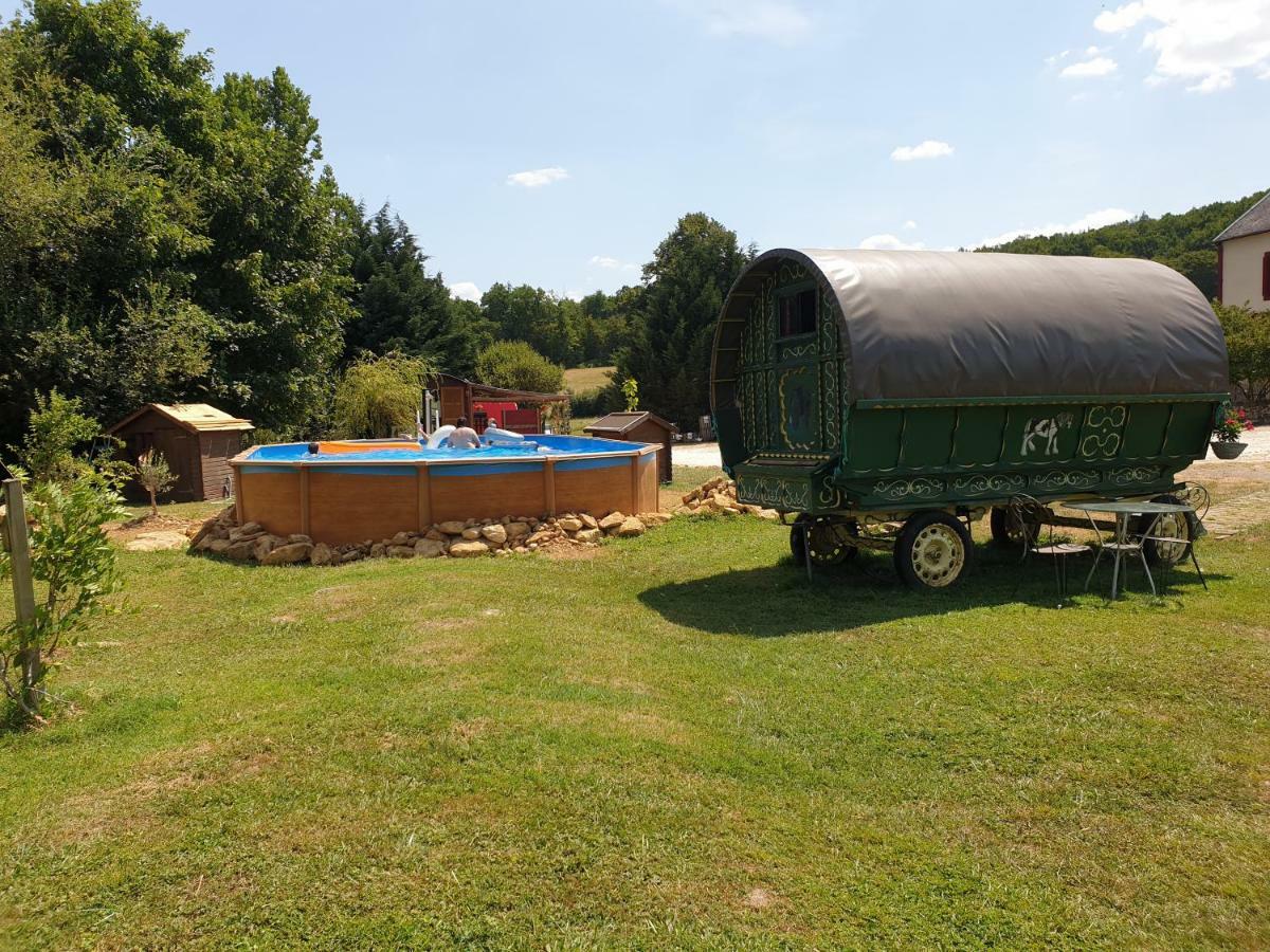 La Maison Du Bonheur Anlhiac Luaran gambar