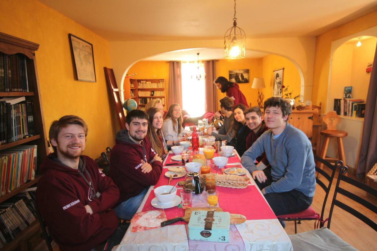 La Maison Du Bonheur Anlhiac Luaran gambar