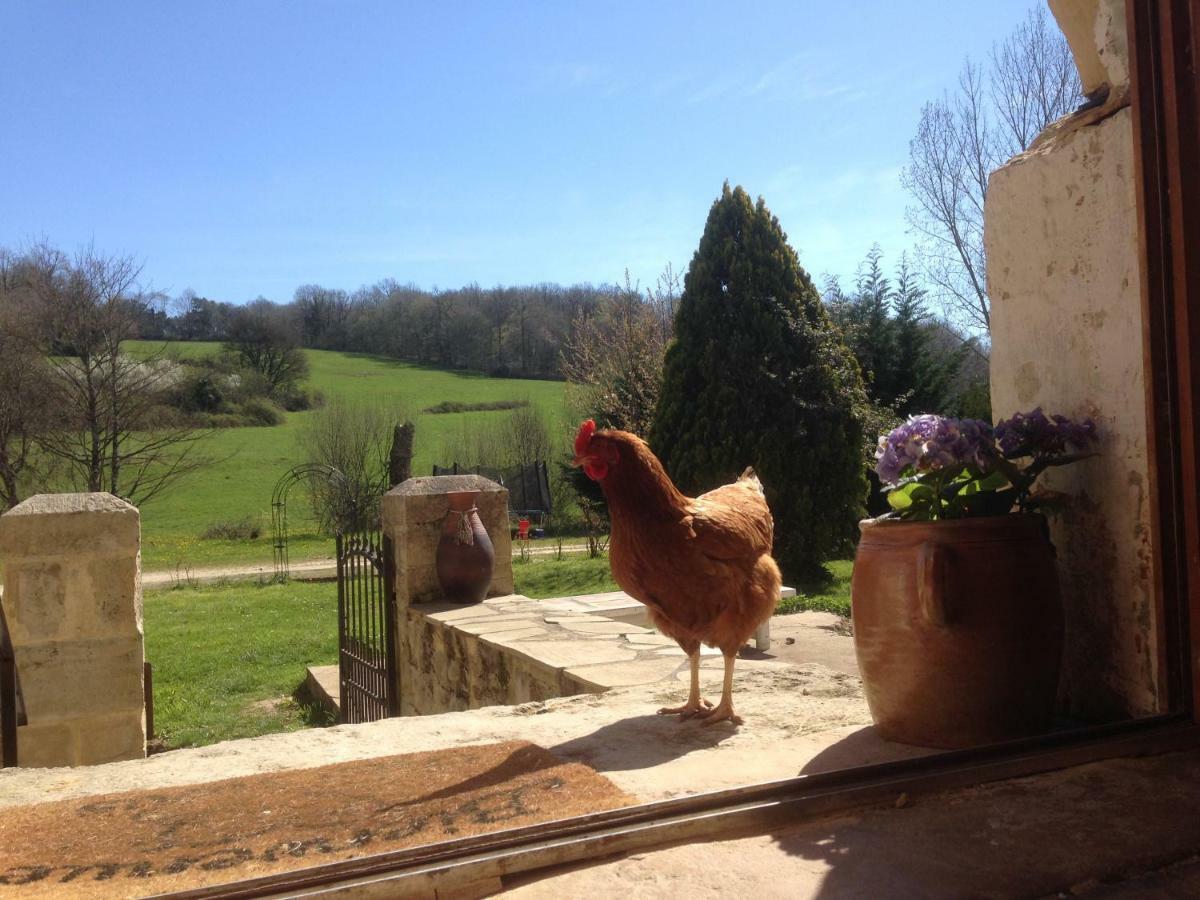 La Maison Du Bonheur Anlhiac Luaran gambar